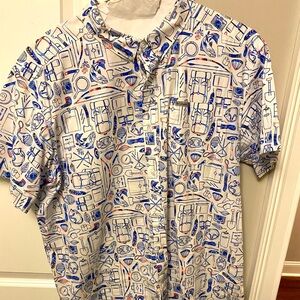 Columbia casual button up camp shirt in Size XL